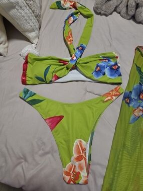 Green Floral Bikini Set - Vibrant Tropical Two-Piece